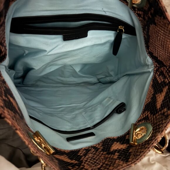 UNLEASH YOUR STYLE: THE LUX LEATHER SNAKESKIN PURSE THAT TRANSFORMS ANY OUTFIT! - Picture 5 of 8